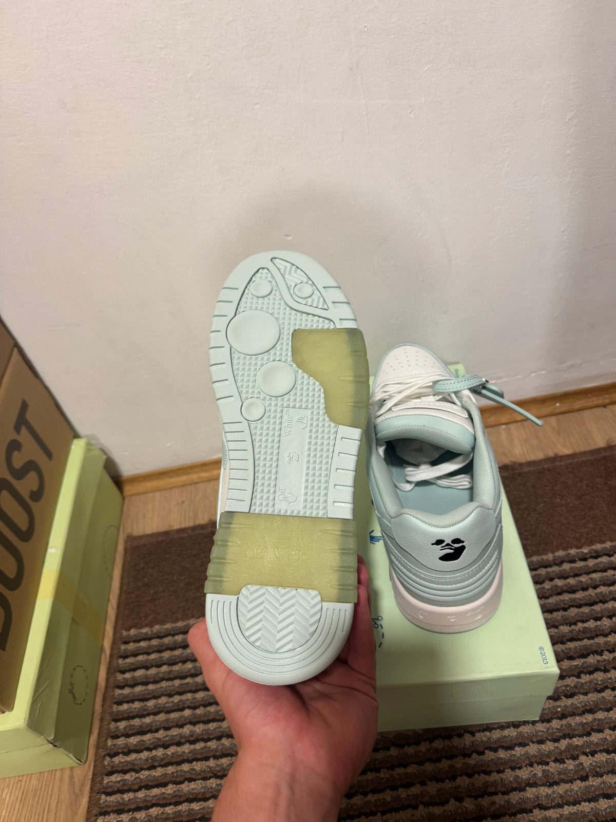 Off White Out of Office Broj 44(Odmah dostupno)