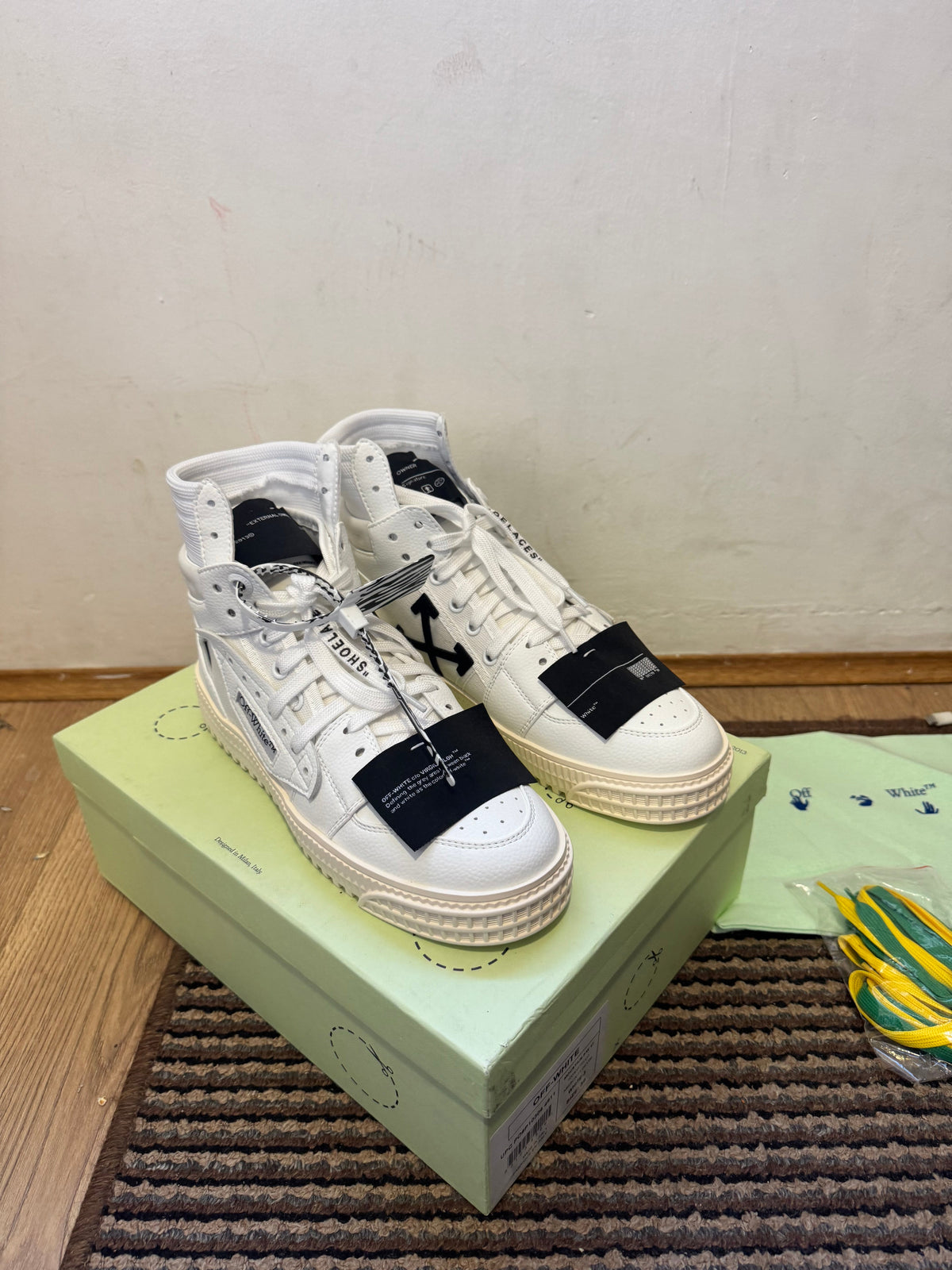 Off White Court Broj 39,46(Odmah dostupno)