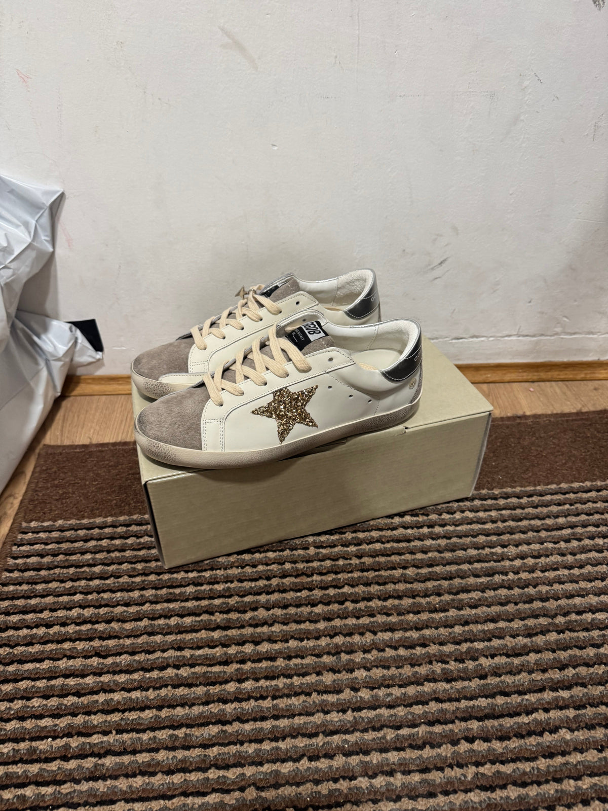 Golden Goose Broj 40(Odmah dostupno)