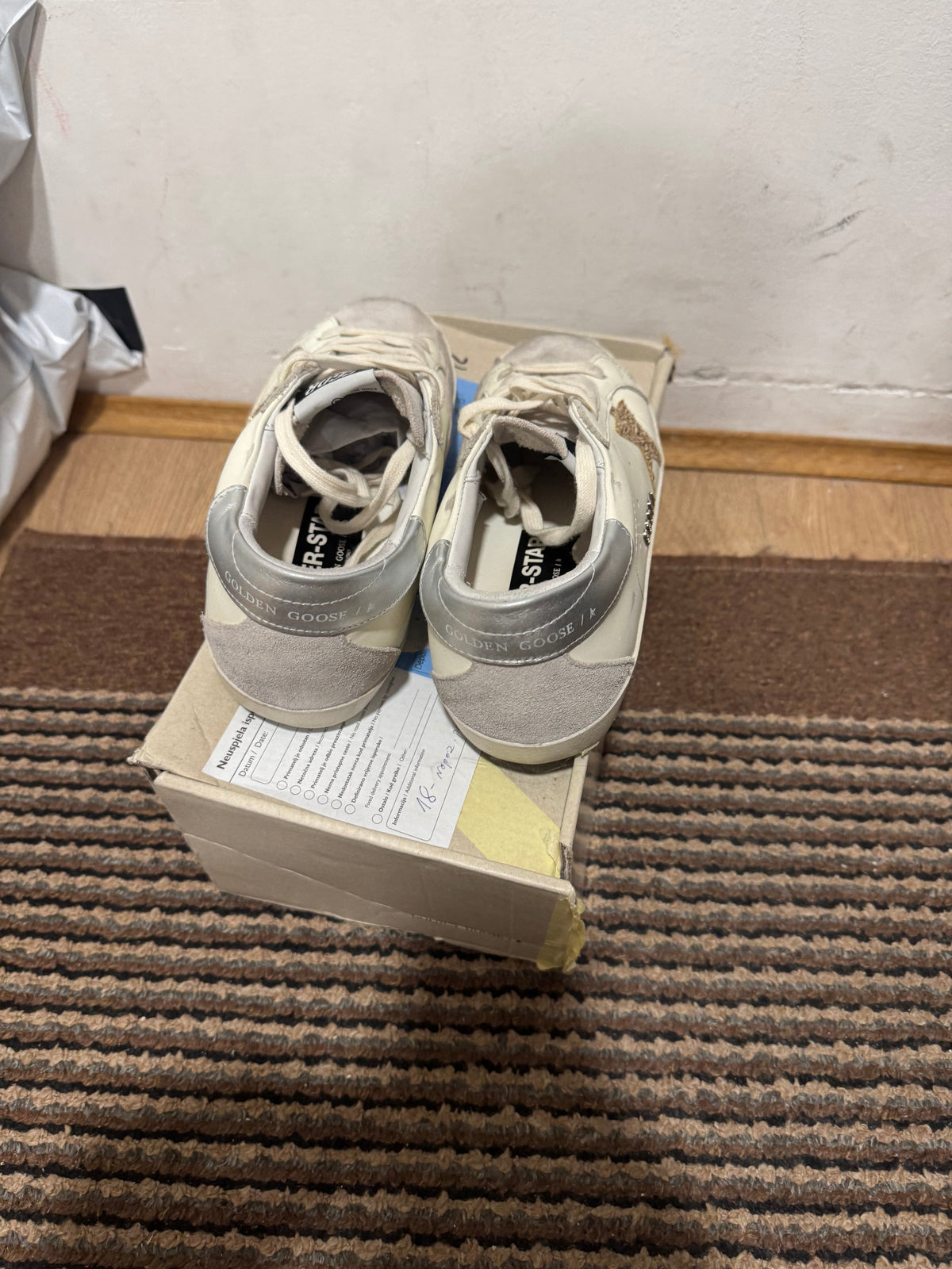 Golden Goose Broj 40(Odmah dostupno) (KORISTENE SVE VIDLJVINO NA SLICI!)