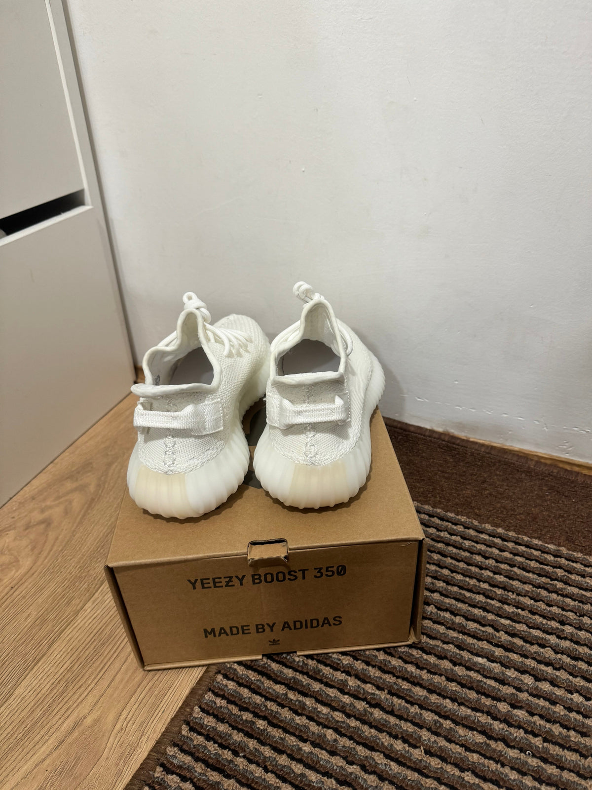 Yeezy350 Cream Broj 39(Odmah dostupno)