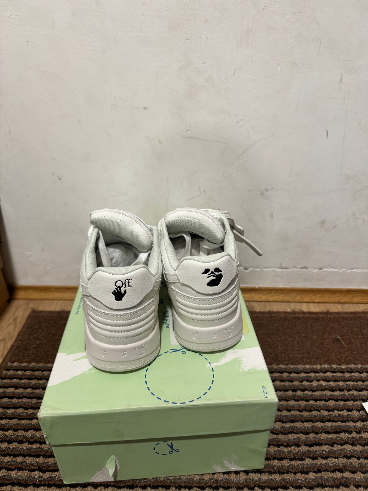 Off White Out of Office Broj 47(Odmah dostupno)