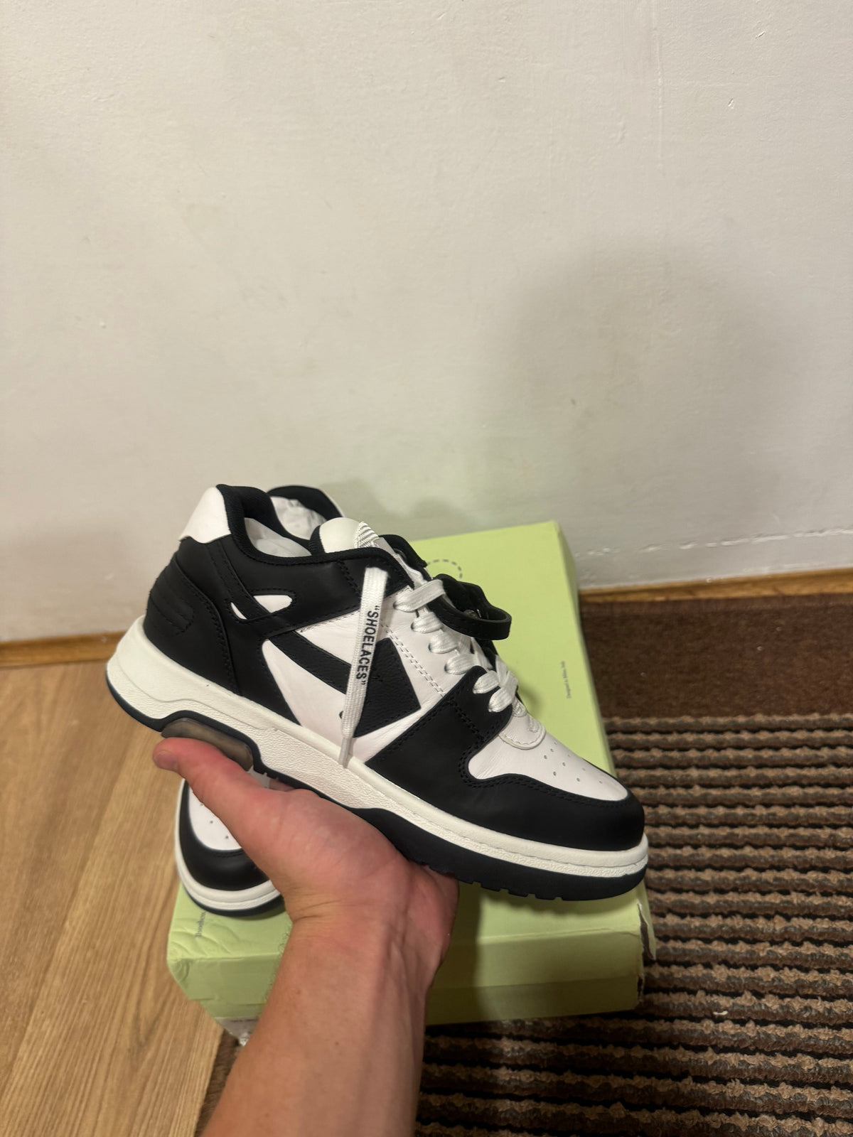 Off White Out of Office Broj 39,45(Odmah dostupno)