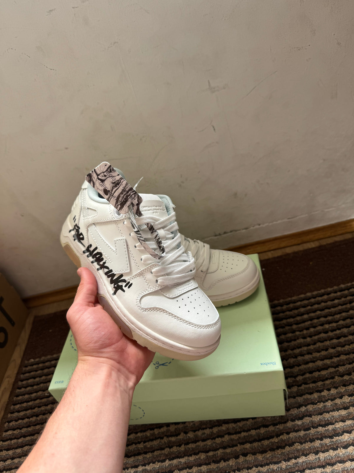 Off White Out of Office Broj 38(Odmah dostupno)