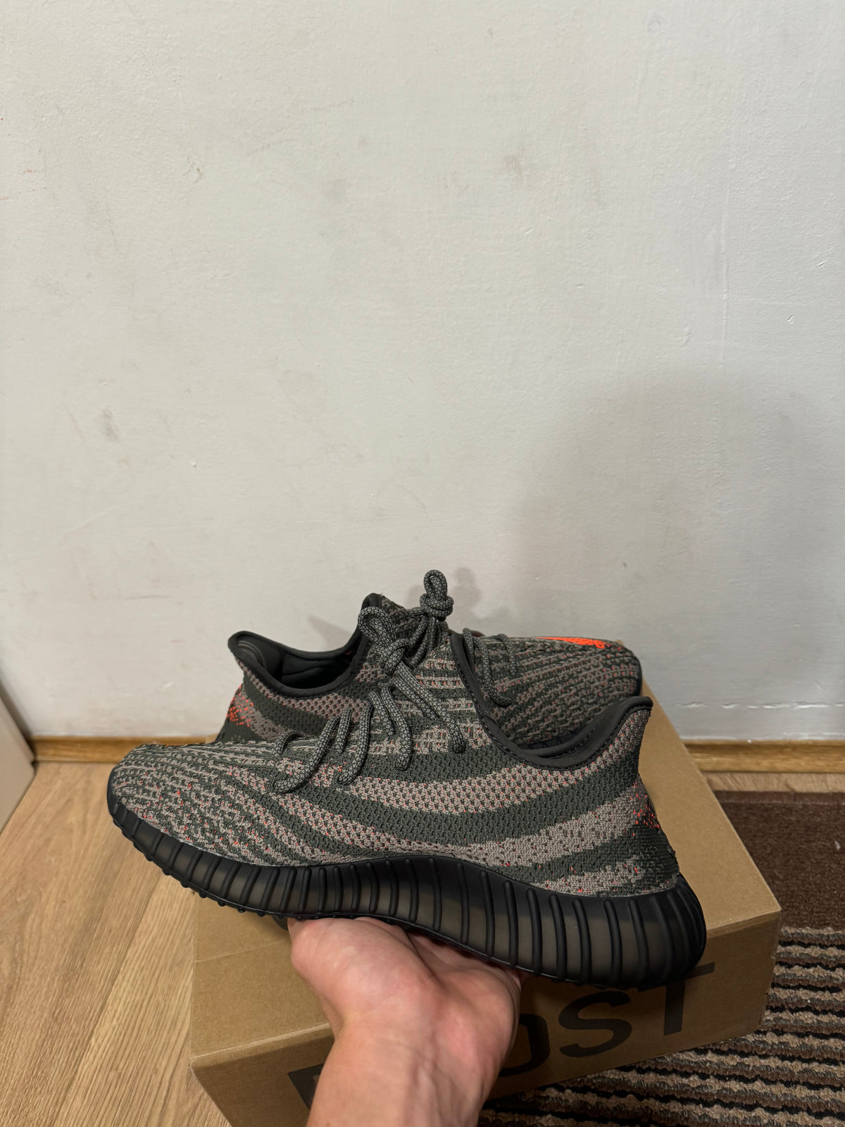 Yeezy 350 Carbon Beluga Broj 38,47(Odmah Dostupno)