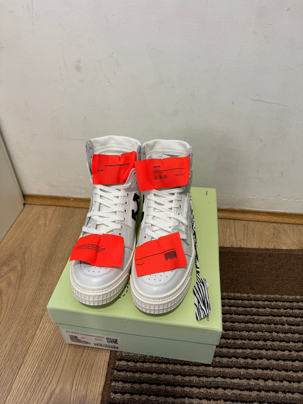 Off White Court Broj 43(Odmah dostupno) (Nemaju original kutiju)