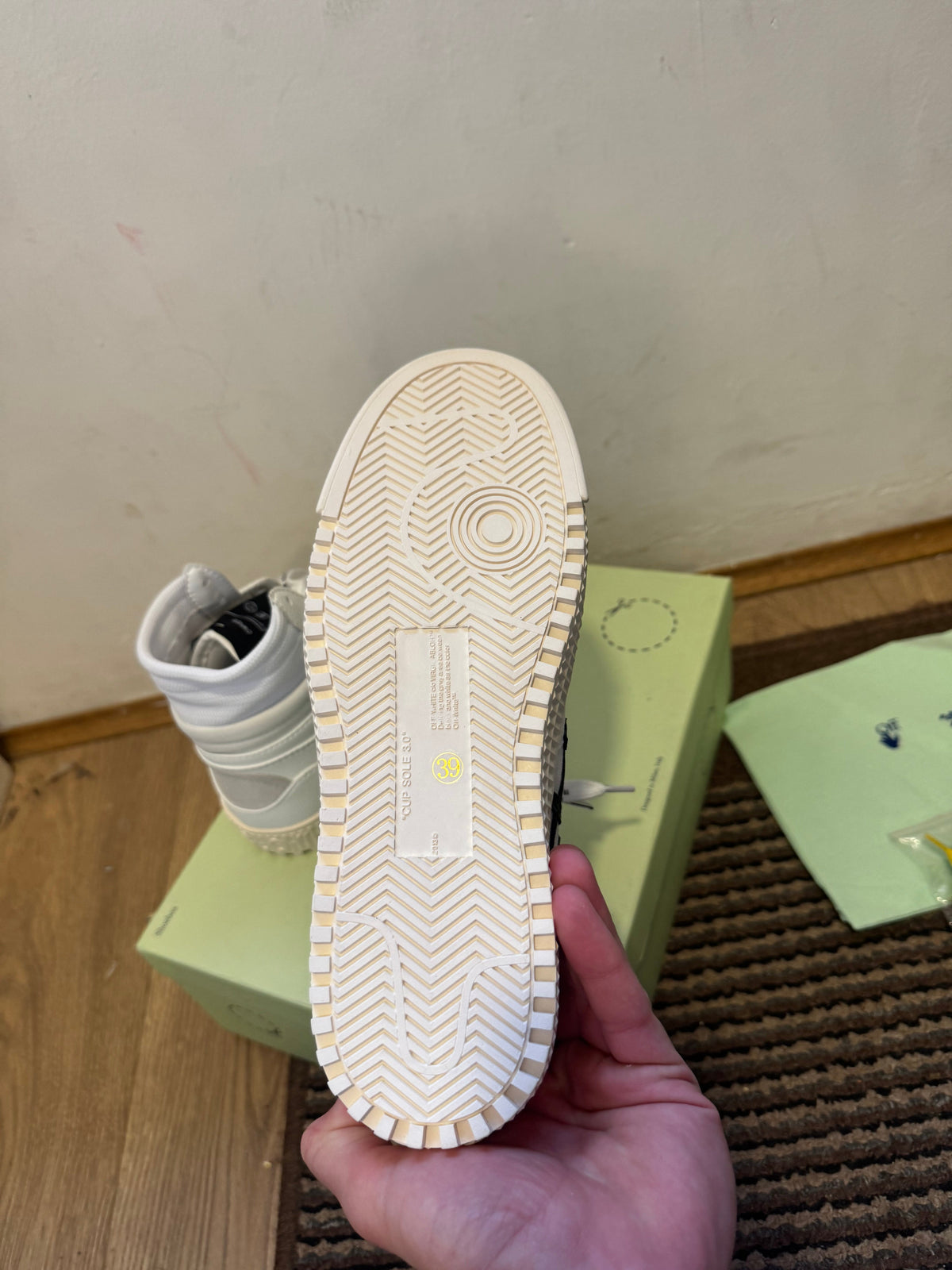 Off White Court Broj 39,46(Odmah dostupno)