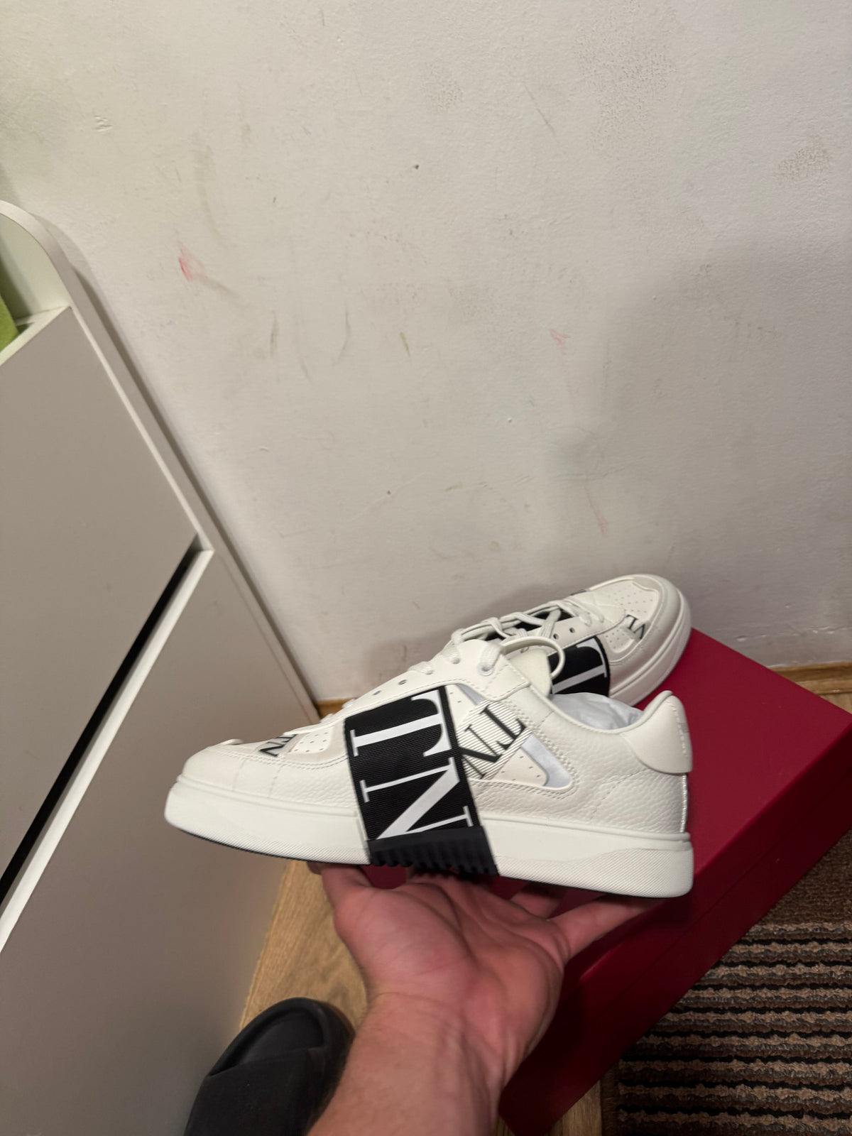 Valentino Broj 42(Odmah dostupno)