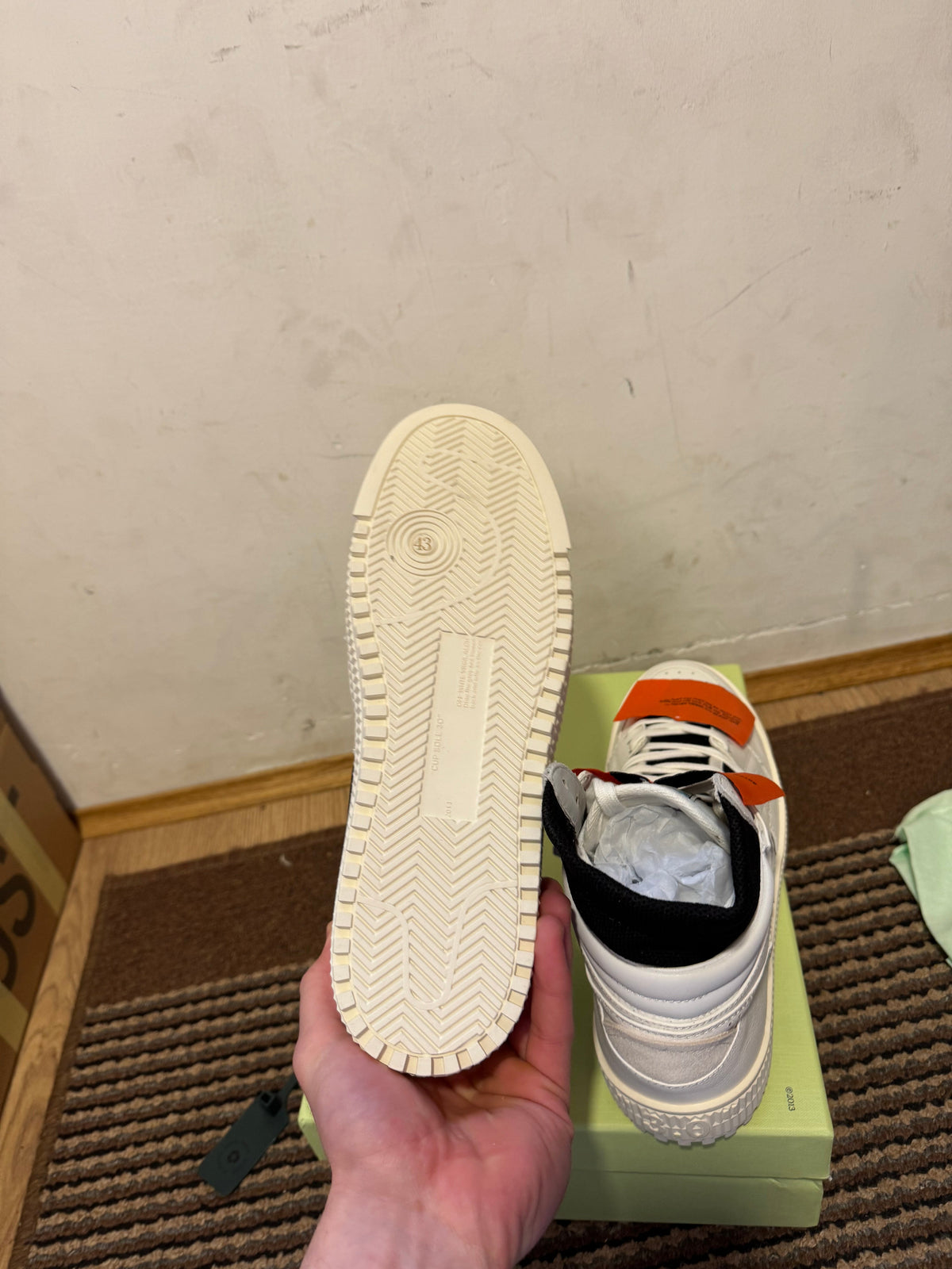 Off White Court Broj 43(Odmah dostupno)