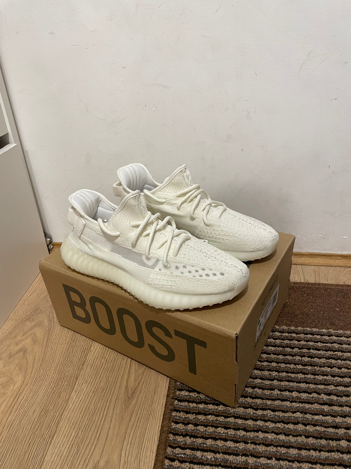Yeezy 350 Bone Broj 43(Odmah dostupno)