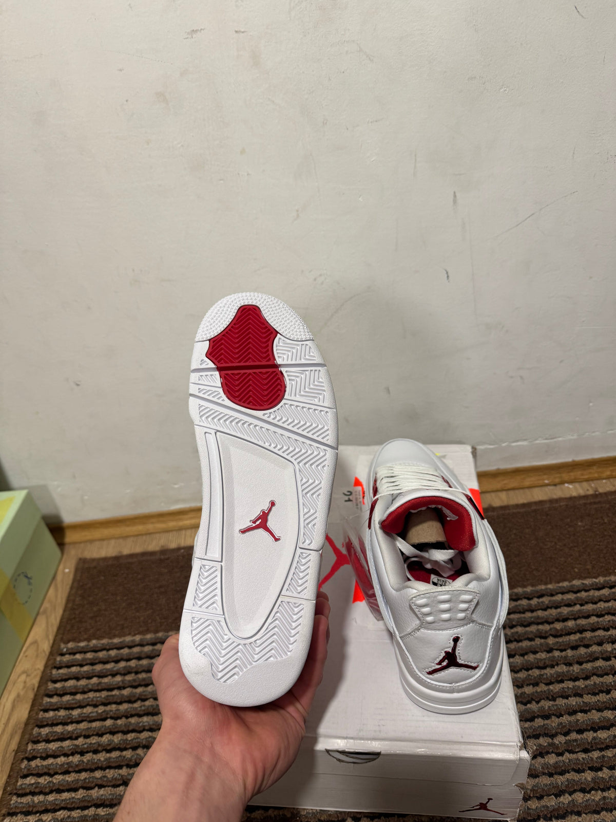 Jordan 4 Metalic Red Broj 42(Odmah dostupne)