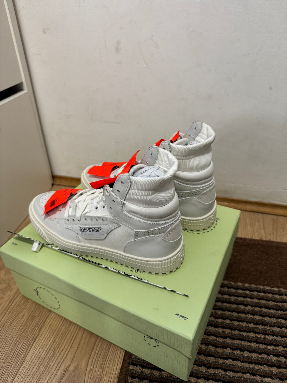 Off White Court Broj 43(Odmah dostupno) (Nemaju original kutiju)