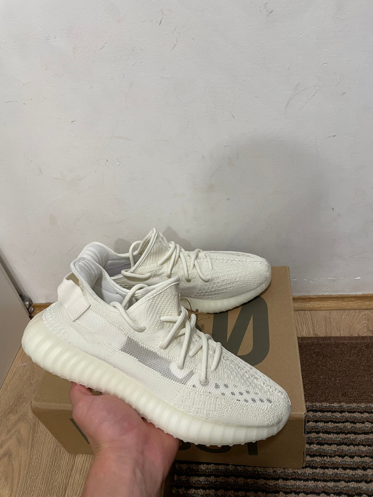Yeezy 350 Bone Broj 43(Odmah dostupno)