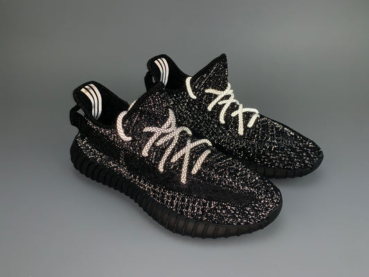 Yeezy 350 Black Static