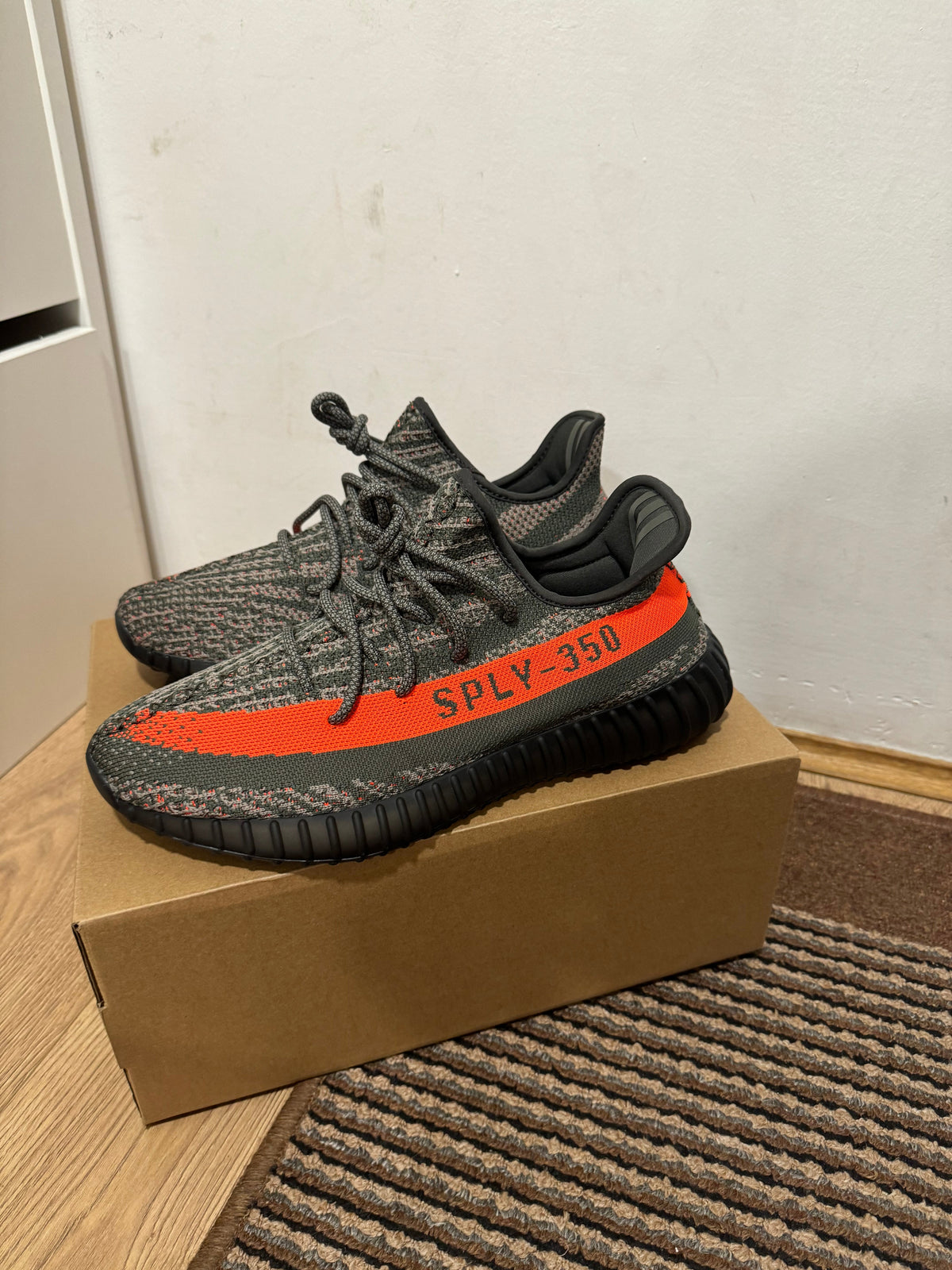 Yeezy 350 Carbon Beluga Broj 38,47(Odmah Dostupno)