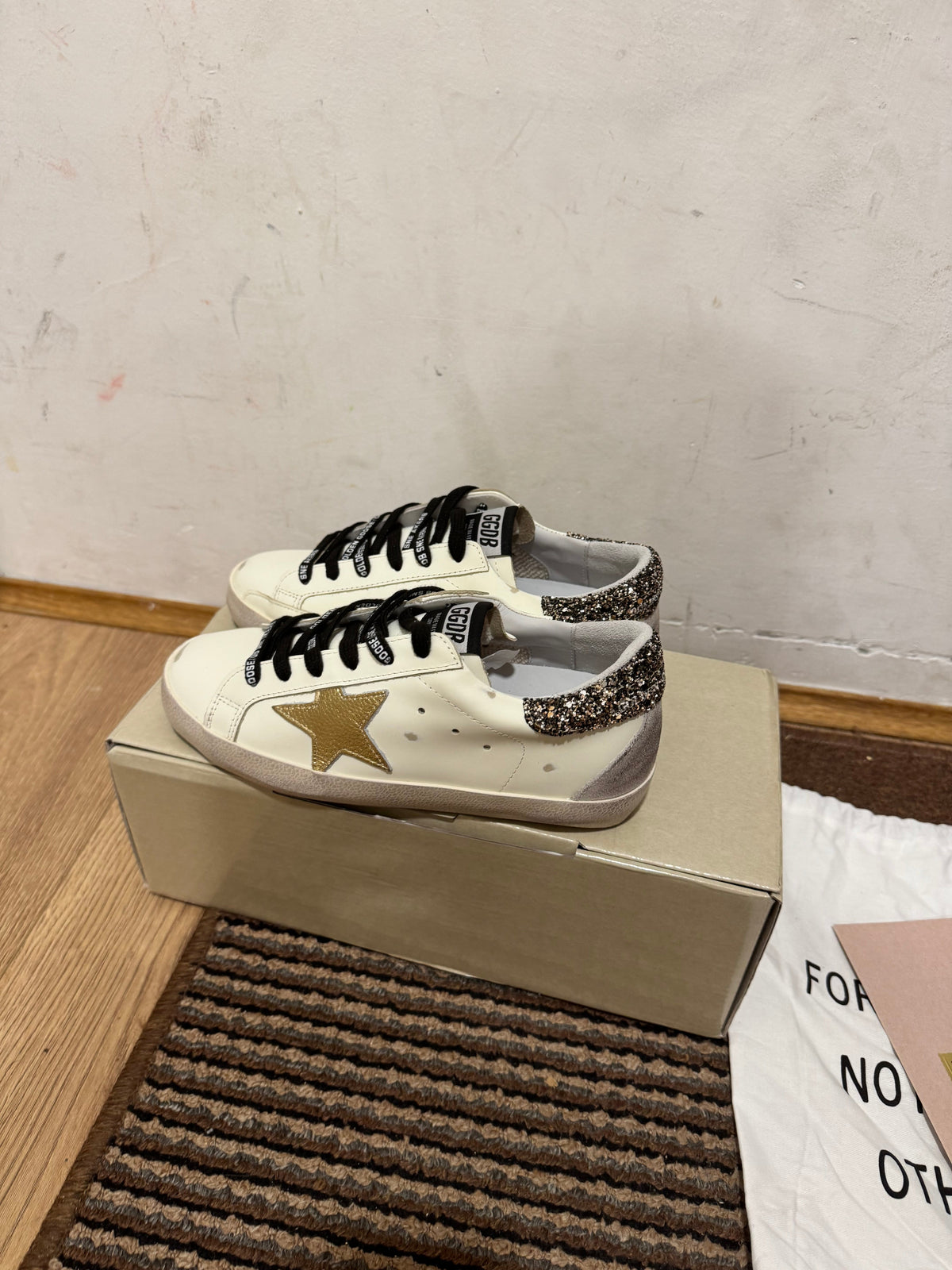 Golden Goose Broj 38(Odmah dostupno)