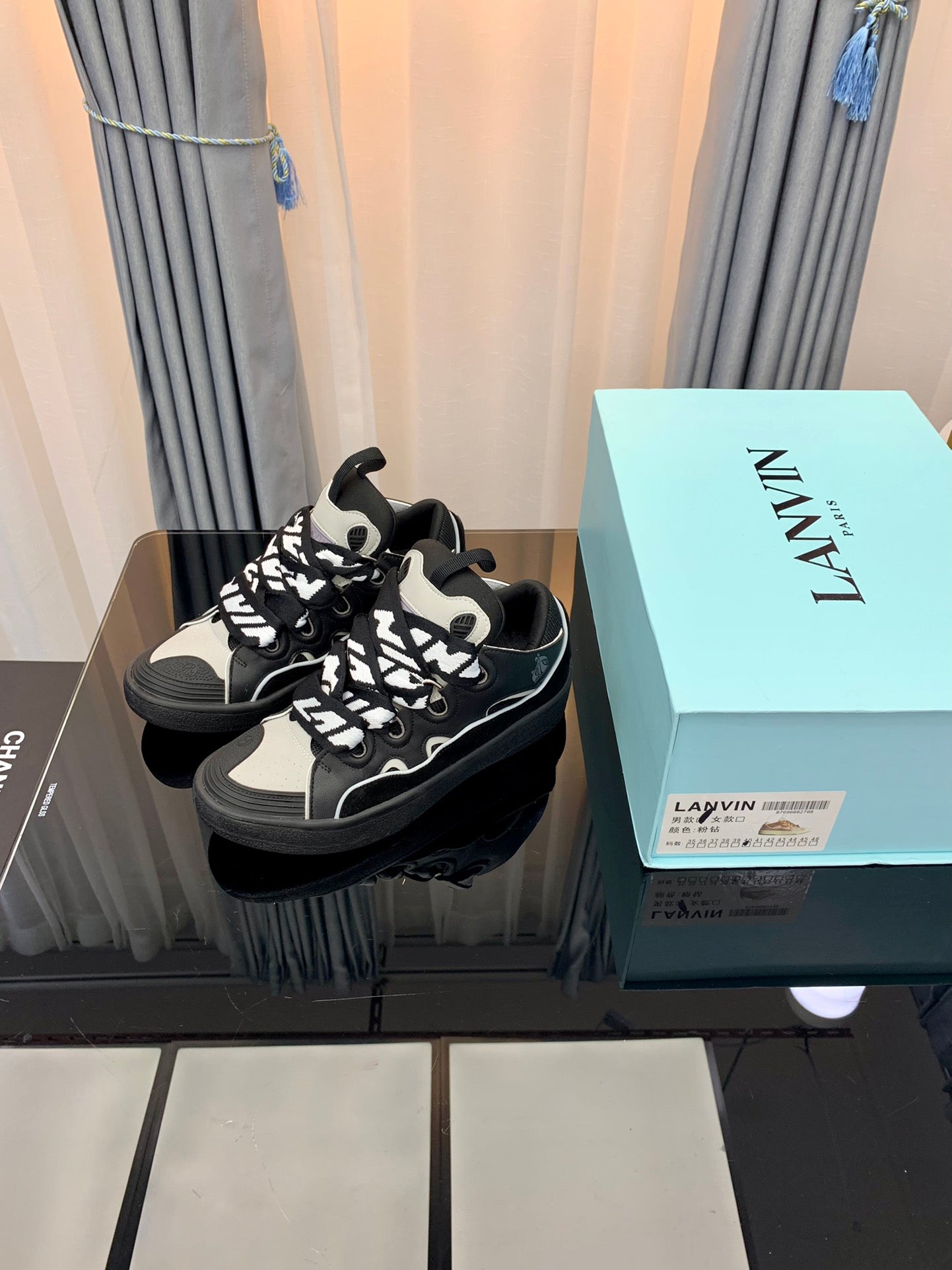 Lanvin Curb