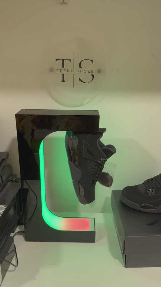 (Odmah Dostupno)Jordan 4 Black Cat Broj 38,40
