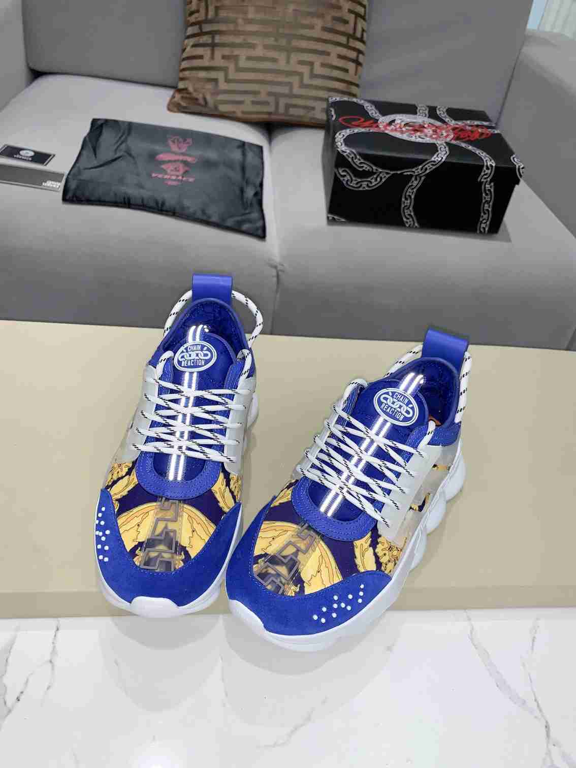 Versace Chain Reaction